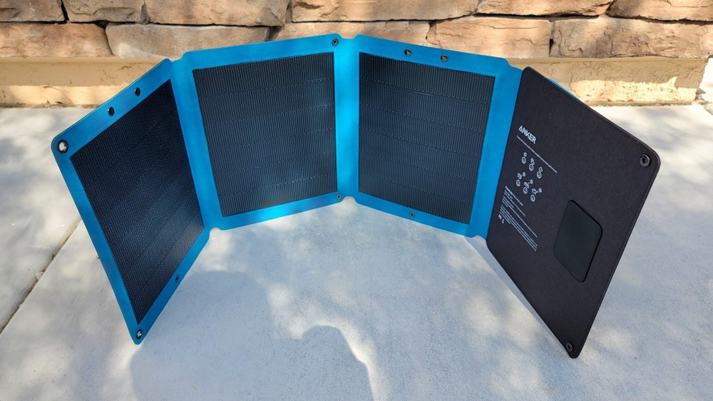 Anker 515 (24W) solar panel opened