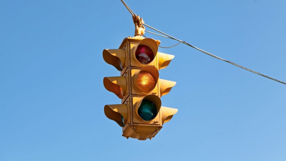 Researchers propose fourth traffic signal light for hypothetical self-driving car future